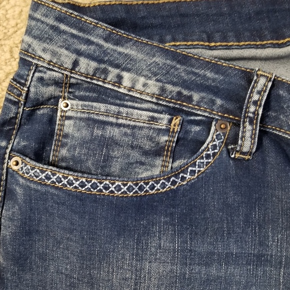 Womens Plus Size Cuffed Ankle Jeans - Picture 6 of 7